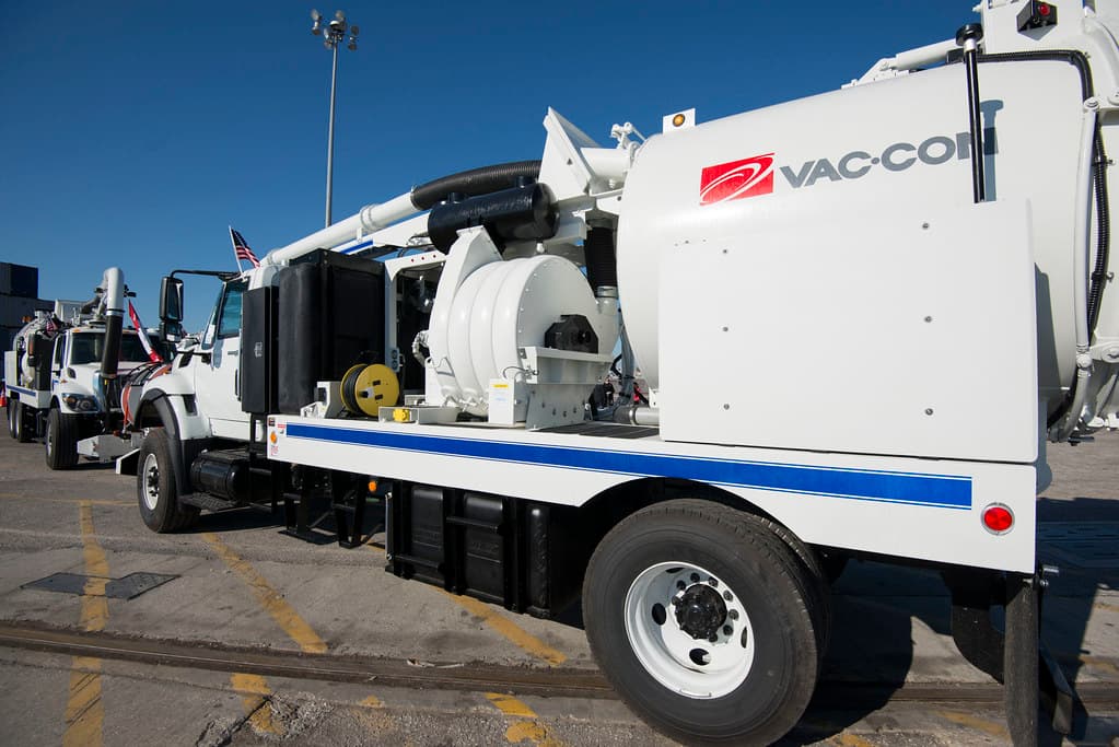 Hydrovac and vacuum excavation truck for underground service work